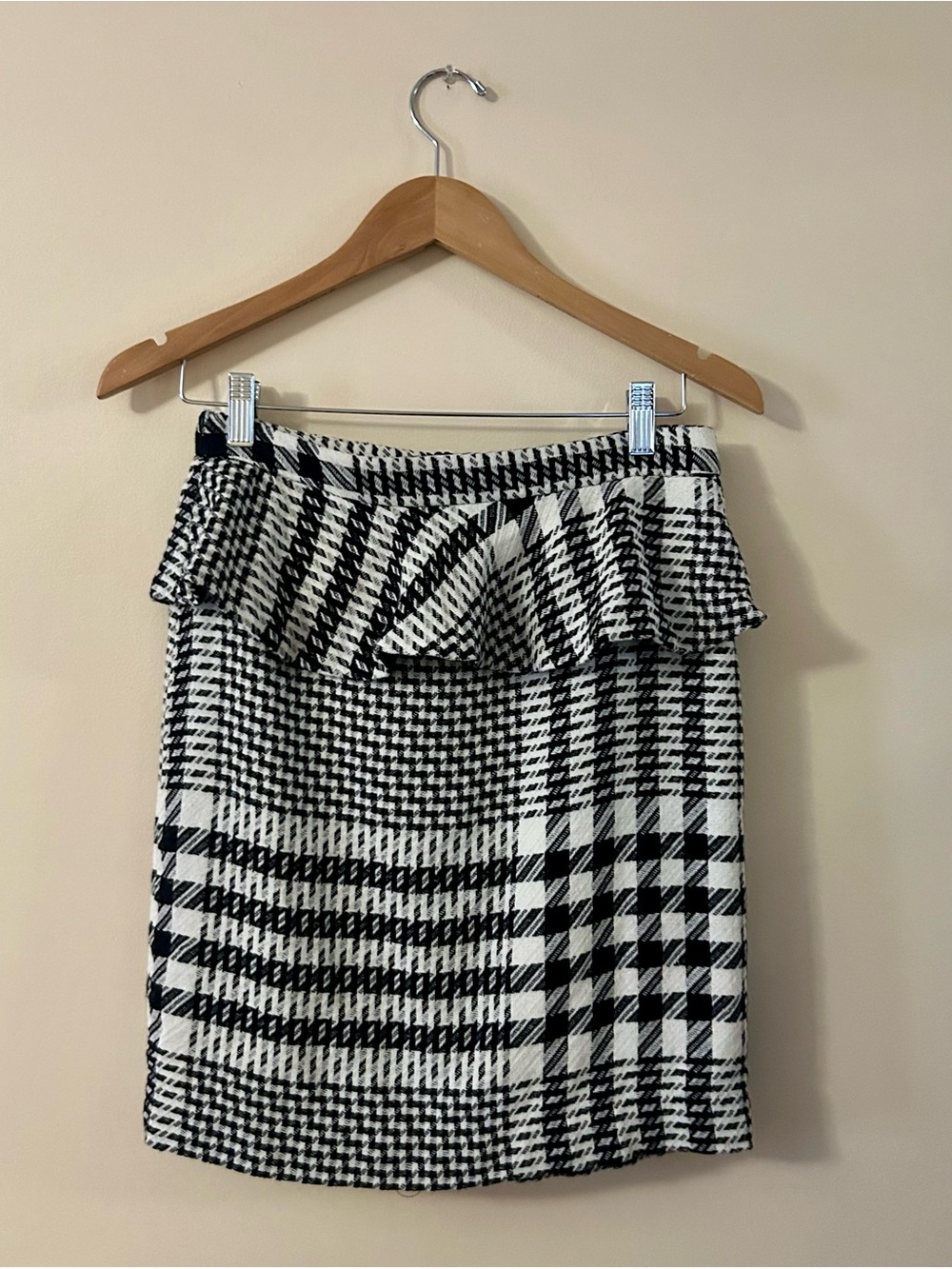 Black & White Houndstooth Ruffle Pencil Skirt Zara